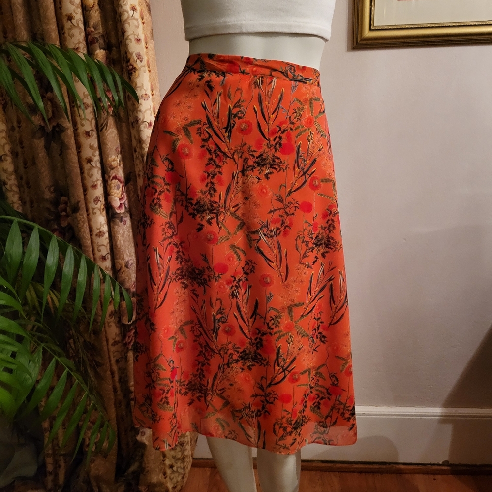 Summer lightweight lined skirt.